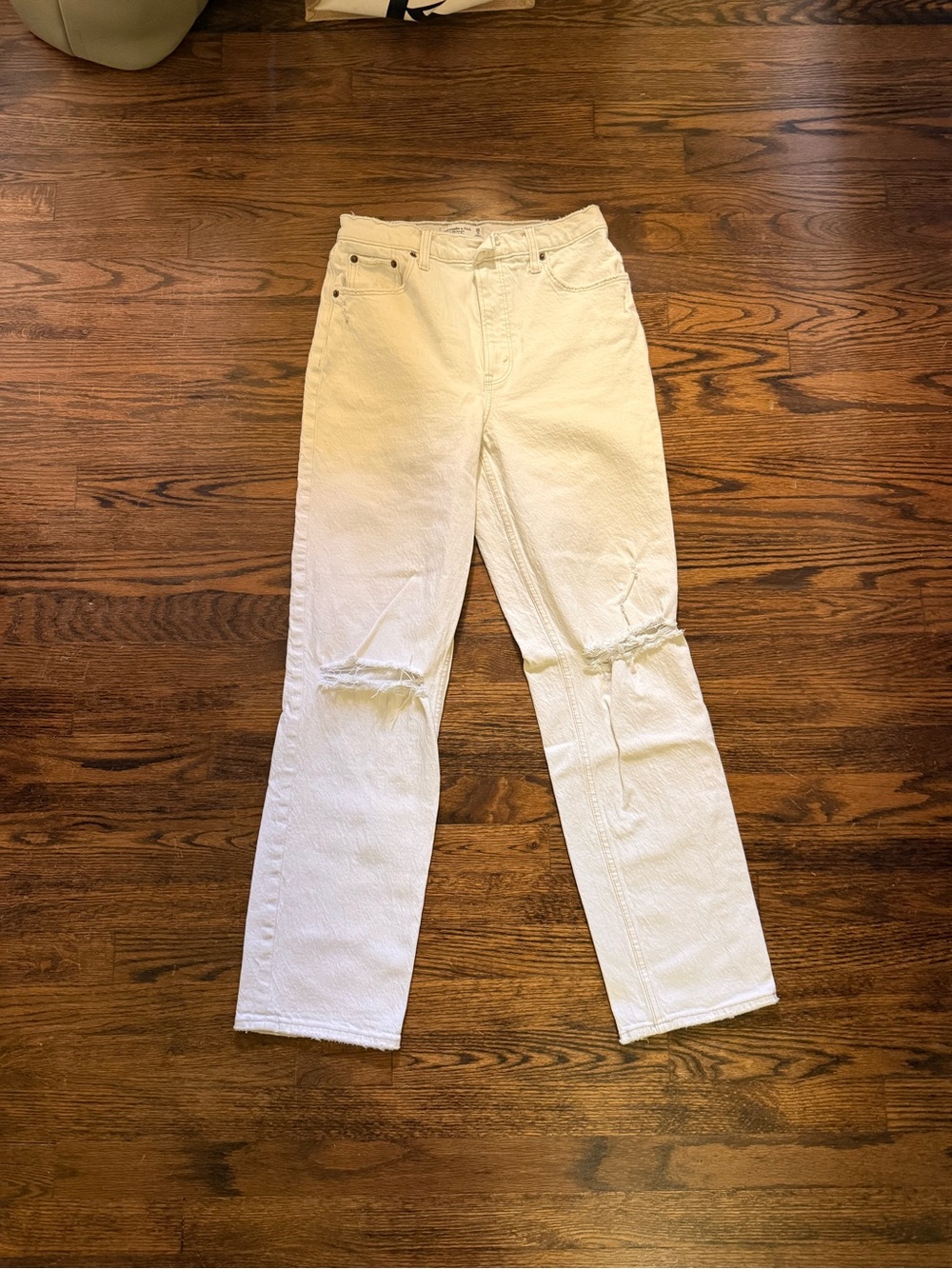 Abercrombie & Fitch Off-White Straight Leg Jeans with Knee Distress